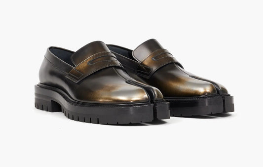 Maison Margiela Tabi County Metallic Loafers Silver | Sortage.