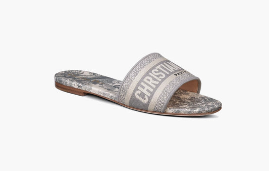 Dway Slide WMNS "Gray Embroidered Cotton and Toile de Jouy Motif"