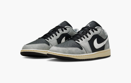 Jordan 1 Low "Light Smoke Grey Off Noir"