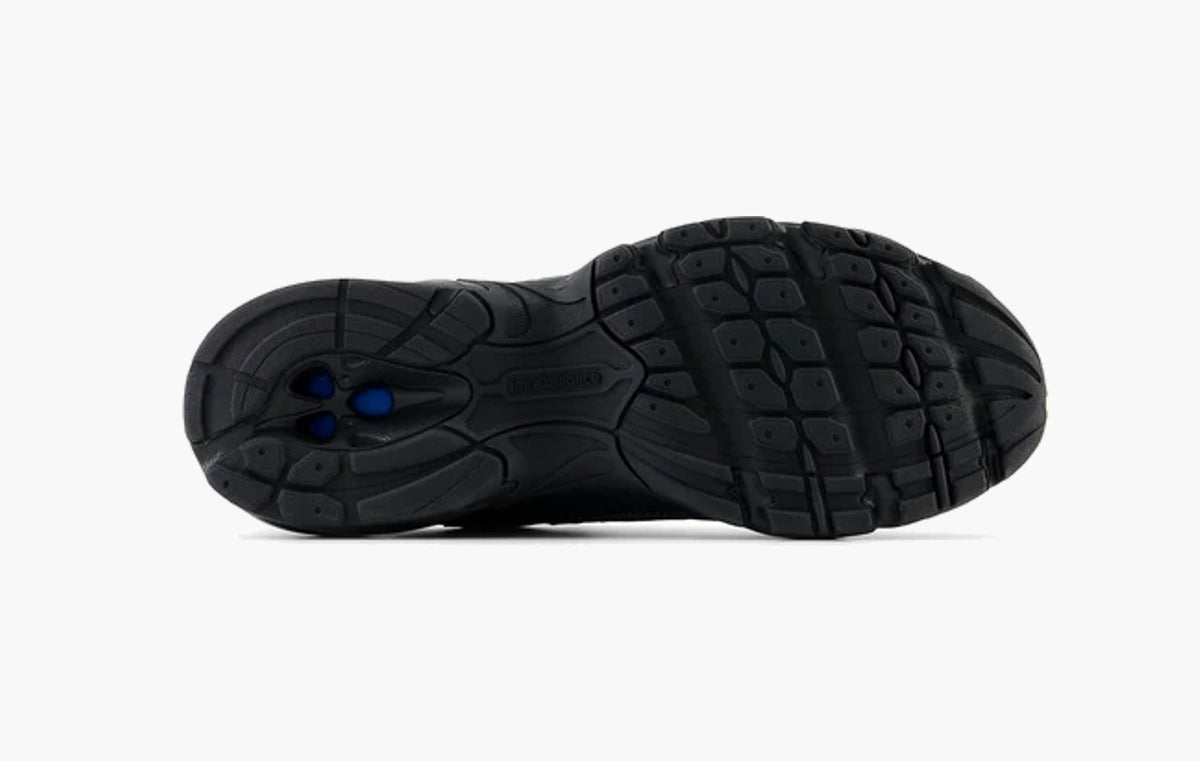 530 "Black Dark Grey"