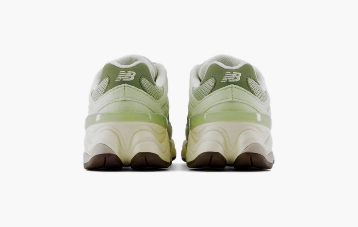 9060 PS "Olivine Lace Toggle"