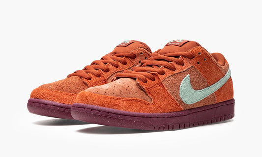 Nike SB Dunk Low Mystic Red Rosewood - DV5429 601 | The Sortage