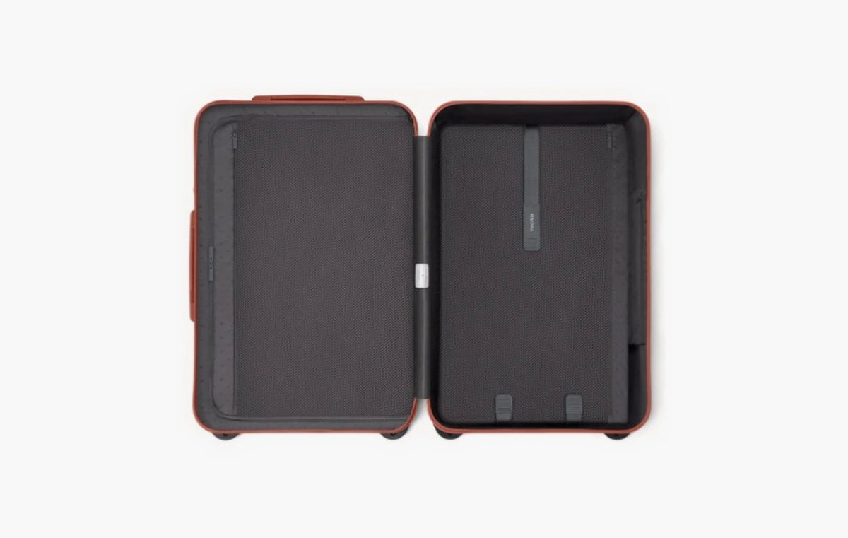 Essential Check-In M "Gloss Terracotta Red"