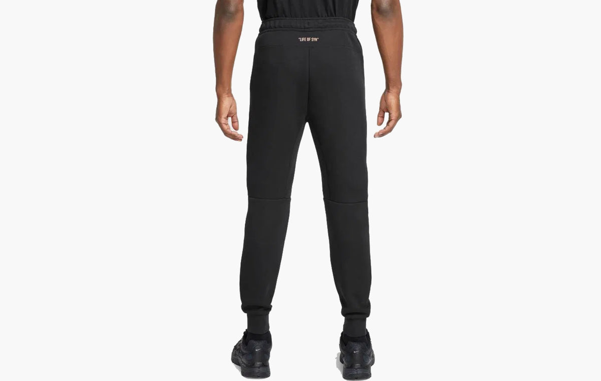 Sportswear Tech Fleece x Central Cee Syna World Joggers "Black/Metallic Red Bronze"