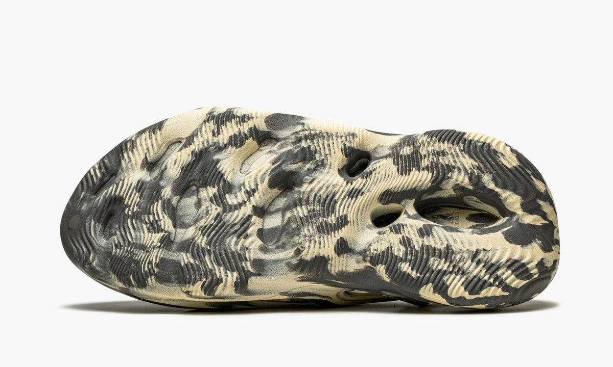 Yeezy Foam RNNR MXT Moon Gray - GV7904 | The Sortage