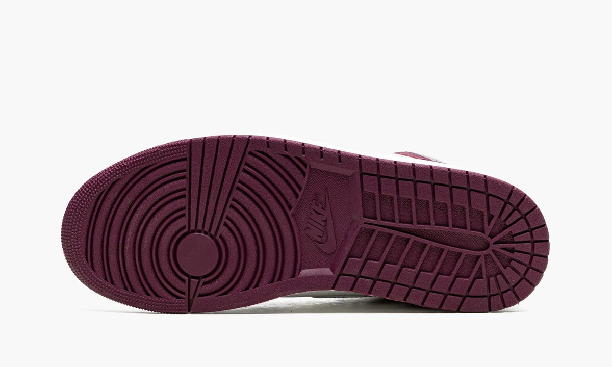 Air Jordan 1 High Bordeaux - 555088 611 | The Sortage