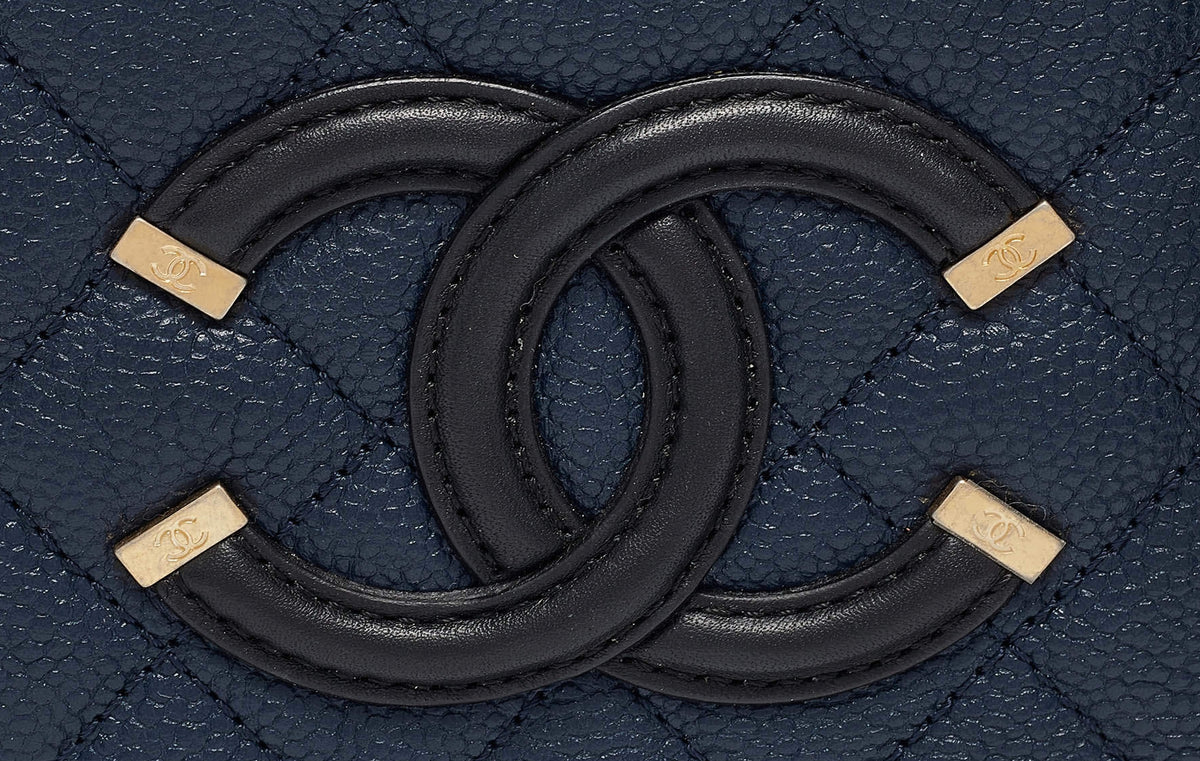 CC Filigree Vanity Case Quilted Medium "Black"