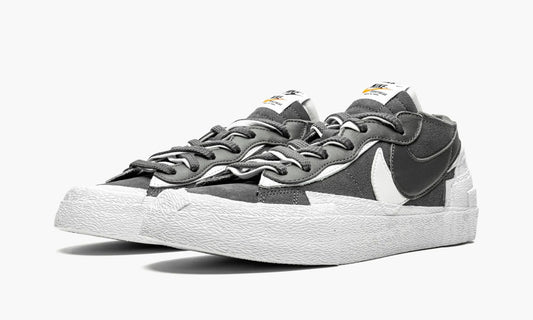 Blazer Low Sacai Iron Grey - DD1877 002 | The Sortage