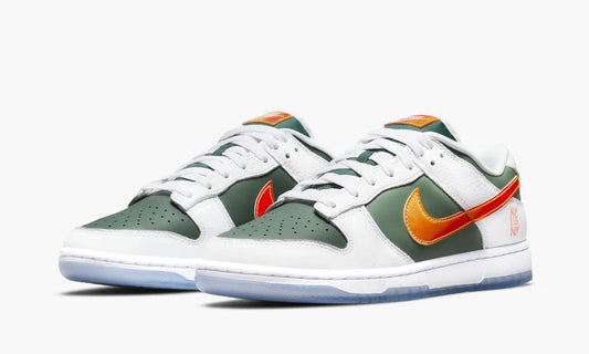 Nike Dunk Low SE NY vs. NY - DN2489 300 | The Sortage