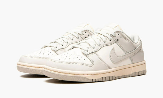 Dunk Low WMNS Sail Light Bone - DD1503 107 | The Sortage