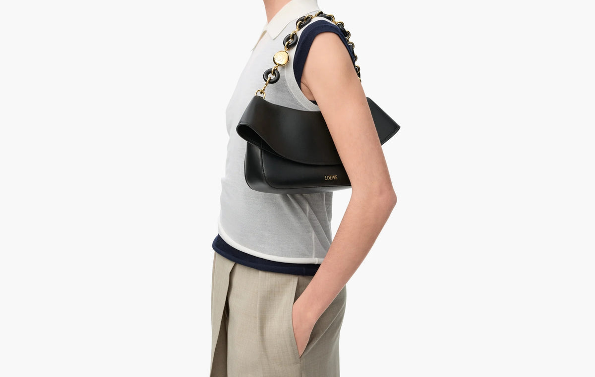 Medium Ola Bag In Smooth Calfskin "Black"