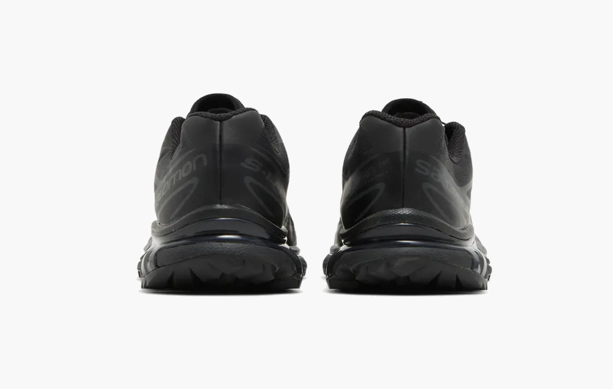 XT-6 "Triple Black"