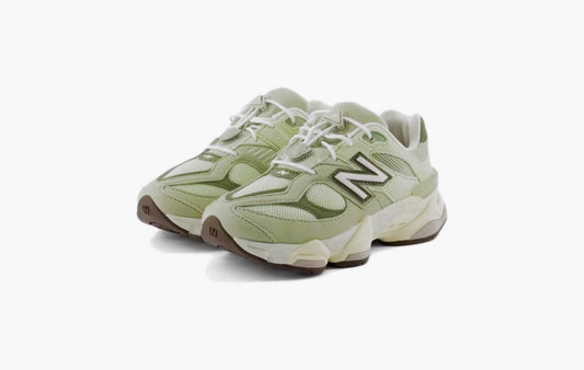 9060 PS "Olivine Lace Toggle"