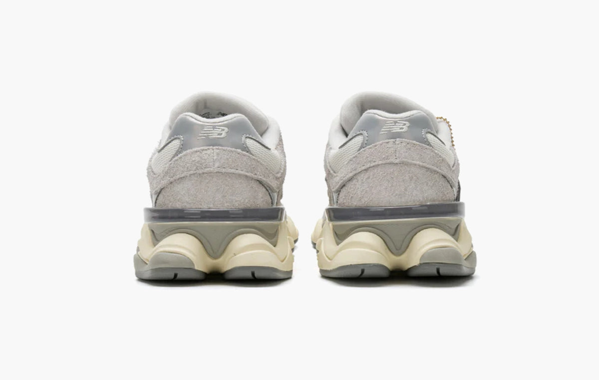 9060 "Light Grey White"
