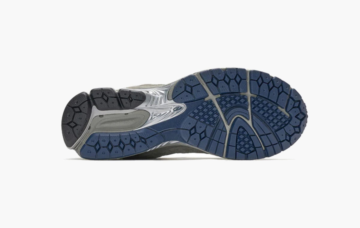 2002R "Light Grey"