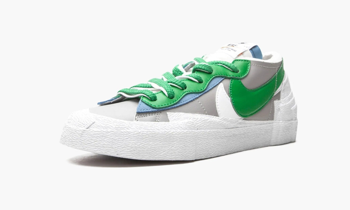 Blazer Low Sacai Classic Green - DD1877 001 | The Sortage