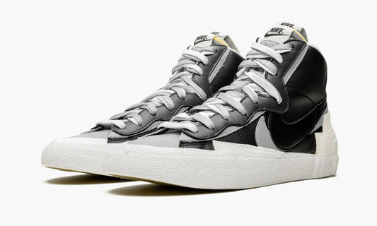 Blazer Mid Sacai Black Grey - BV0072 002 | The Sortage