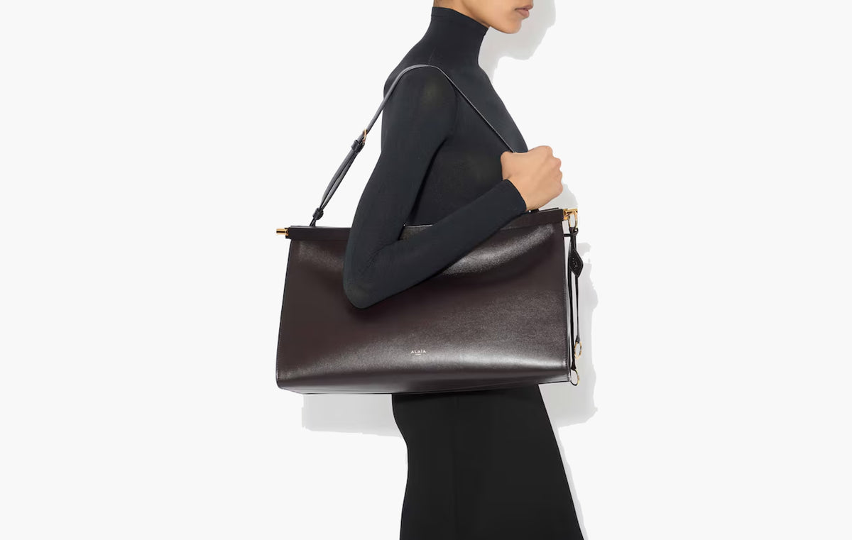 Large East-West Bag Le Click In Leather "Dark Brown"