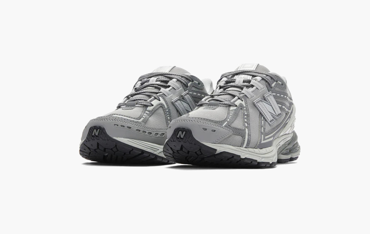 1906R "Concrete Harbor Grey"