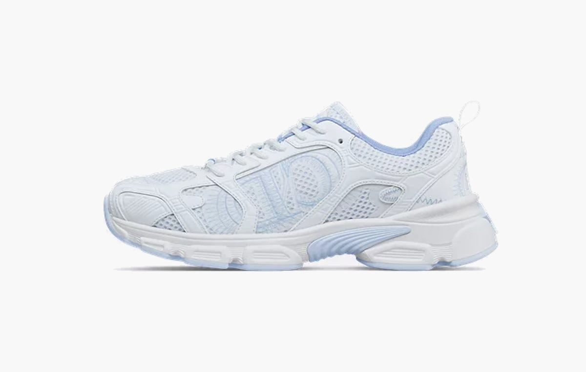 Chrono Sneaker WMNS "White and Sky Blue Mesh and Leather-Effect Panels"